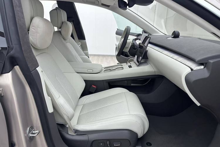 Used Nio ET7 2024 75 kWh Executive Edition Right Front Seat