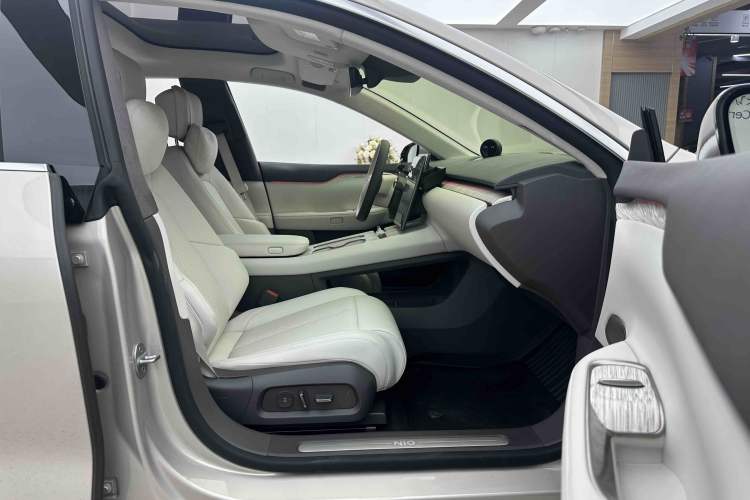 Used Nio ET7 2024 75 kWh Executive Edition Right Front Seat