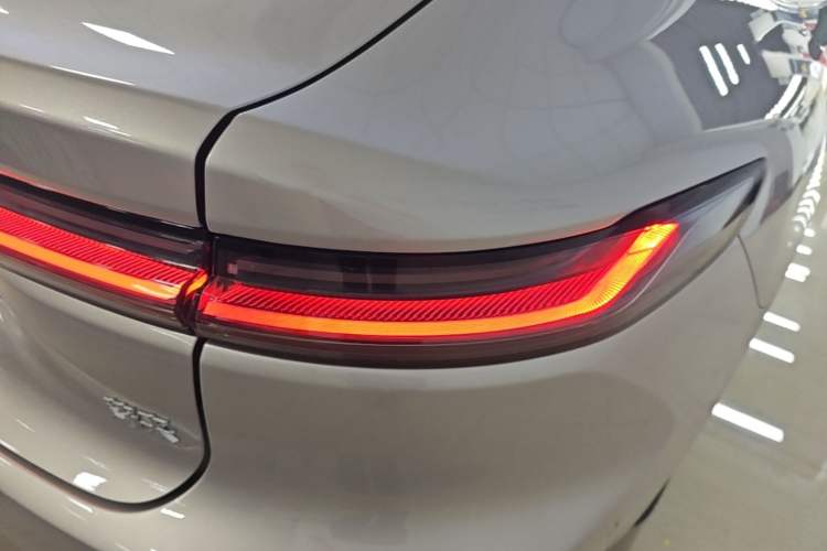 Used Nio ET7 2024 75 kWh Executive Edition Right Rear Taillight