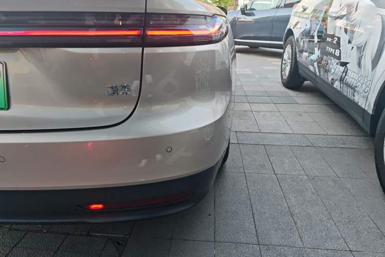 Used Nio ET7 2024 75 kWh Executive Edition Right Rear Taillight