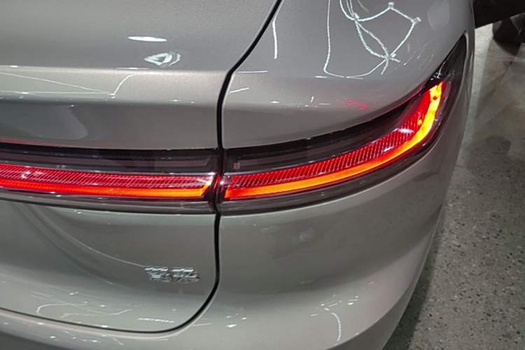 Used Nio ET7 2024 75 kWh Executive Edition Right Rear Taillight