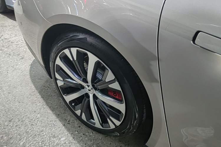 Used Nio ET7 2024 75 kWh Executive Edition Right Rear Wheel Hub