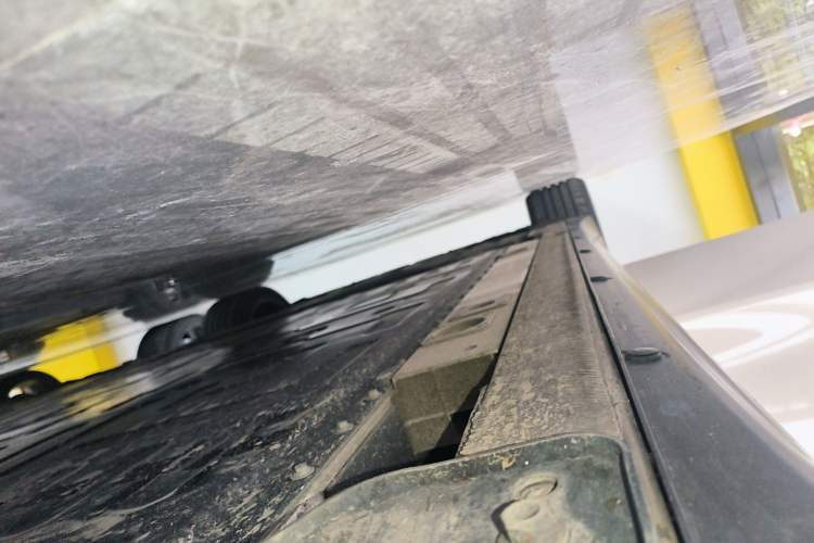 Used Nio ET7 2024 75 kWh Executive Edition Right Side Sill