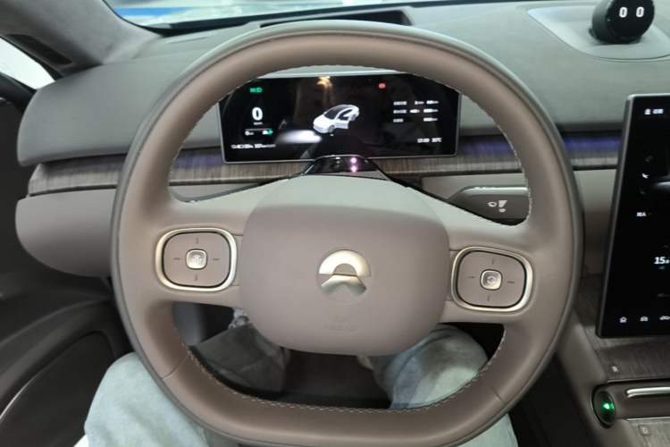 Used Nio ET7 2024 75 kWh Executive Edition Steering Wheel