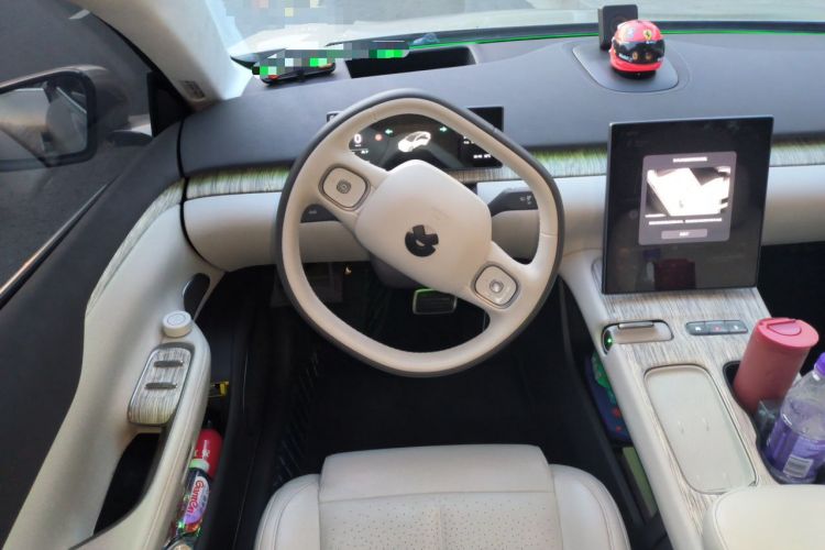 Used Nio ET7 2024 75 kWh Executive Edition Steering Wheel