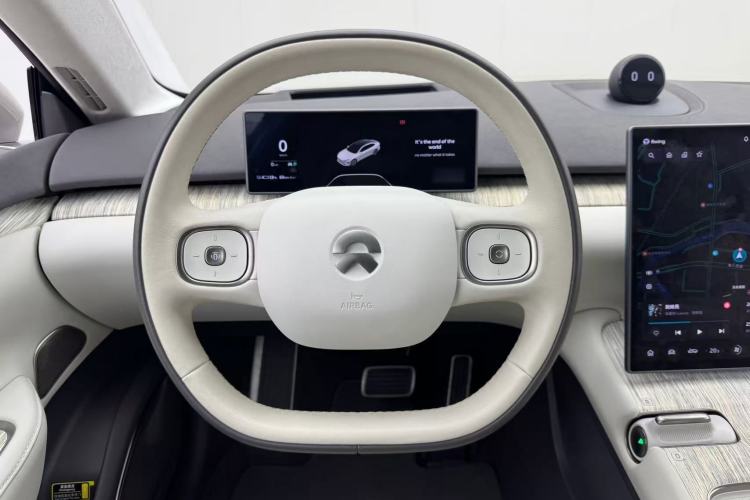 Used Nio ET7 2024 75 kWh Executive Edition Steering Wheel