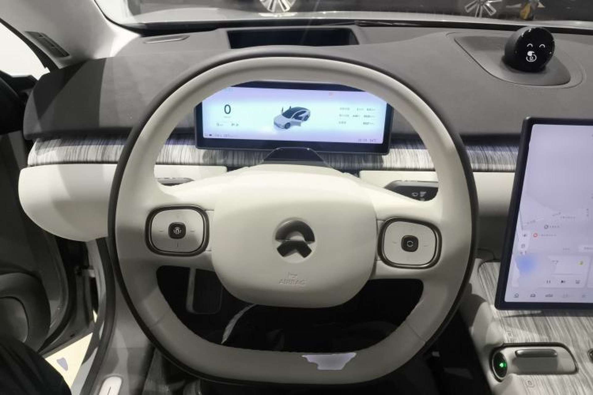 Used Nio ET7 2024 75 kWh Executive Signature Edition Steering Wheel