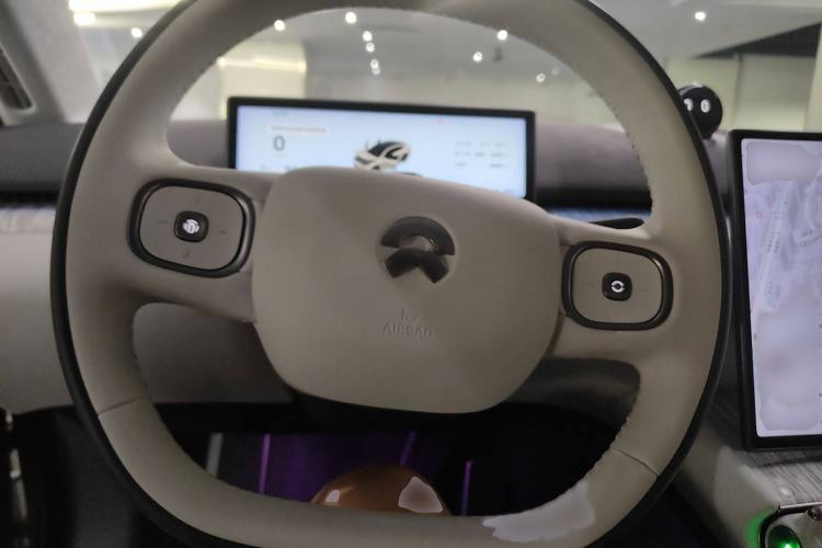 Used Nio ET7 2024 100kWh Executive Edition Steering Wheel