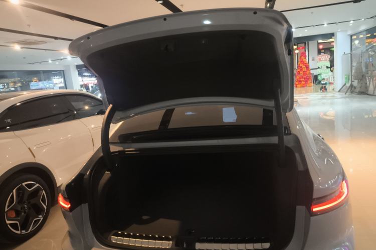 Used Nio ET7 2024 100kWh Executive Signature Edition Trunk