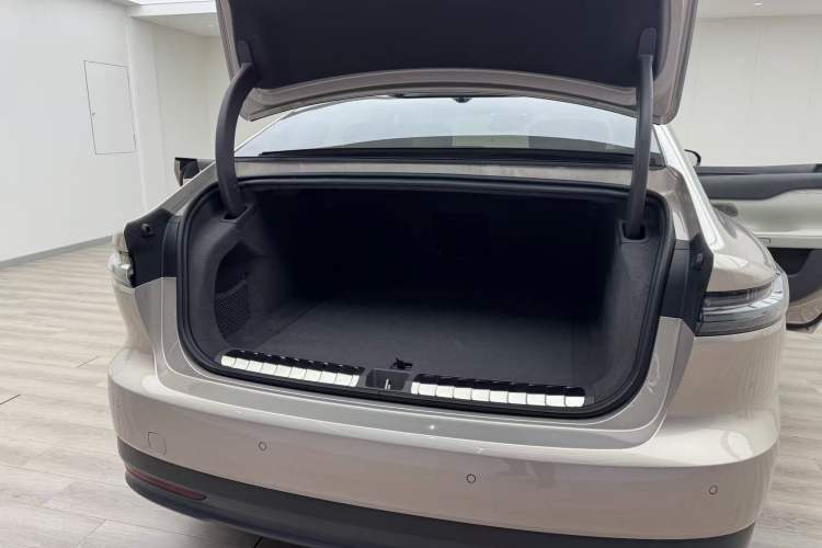 Used Nio ET7 2024 75 kWh Executive Edition Trunk