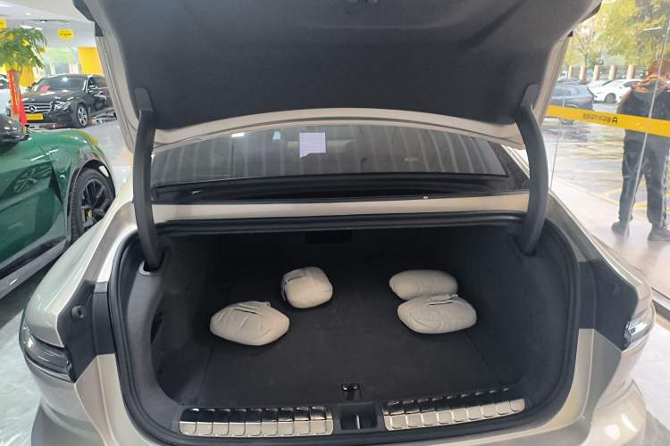 Used Nio ET7 2024 75 kWh Executive Edition Trunk