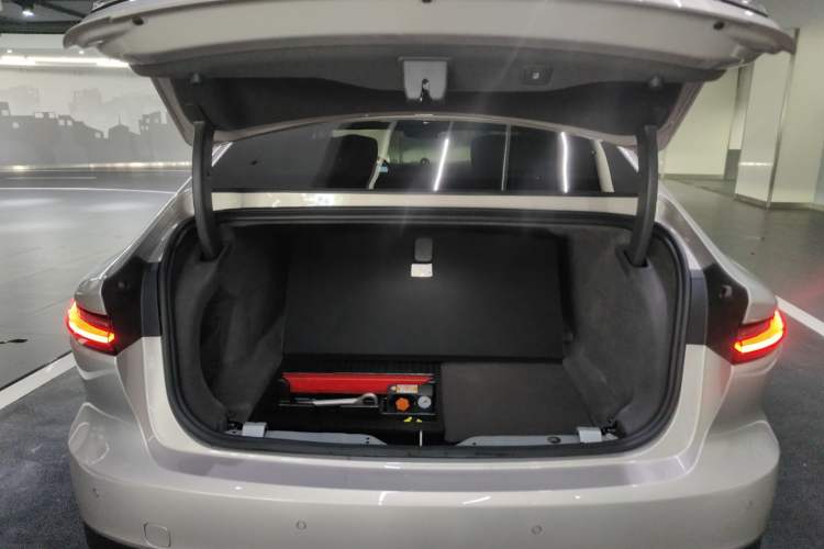 Used Nio ET7 2024 100kWh Executive Edition Trunk