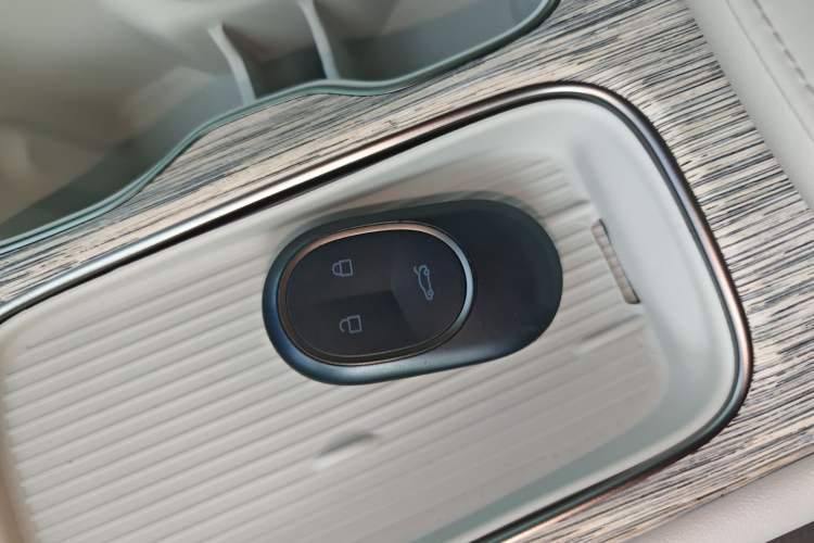 Used Nio ET7 2024 75 kWh Executive Edition Vehicle Key