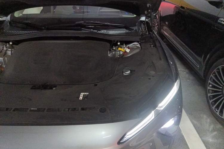 Used Nio ET7 2024 75 kWh Executive Signature Edition Engine Bay Left