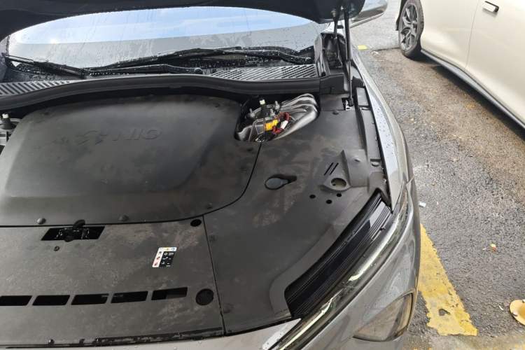 Used Nio ET7 2024 75 kWh Executive Signature Edition Engine Bay Left