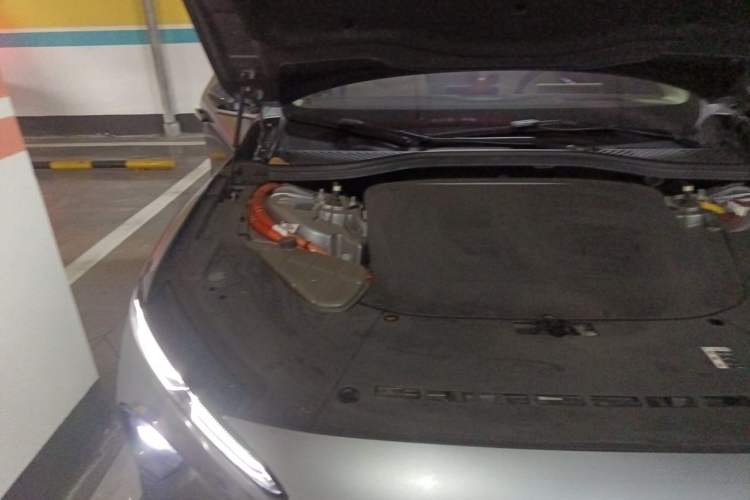 Used Nio ET7 2024 75 kWh Executive Signature Edition Engine Bay Right