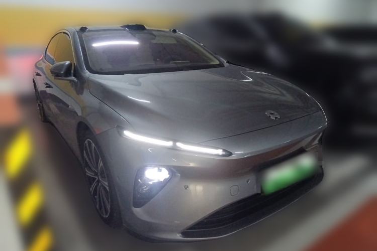 Used Nio ET7 2024 75 kWh Executive Signature Edition Front Right 45 Deg