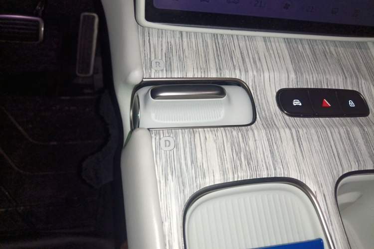 Used Nio ET7 2024 75 kWh Executive Signature Edition Gear Lever