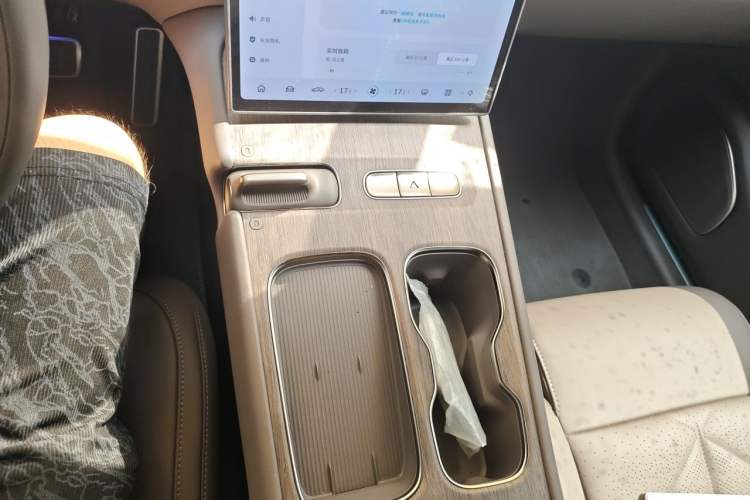 Used Nio ET7 2024 75 kWh Executive Signature Edition Gear Lever