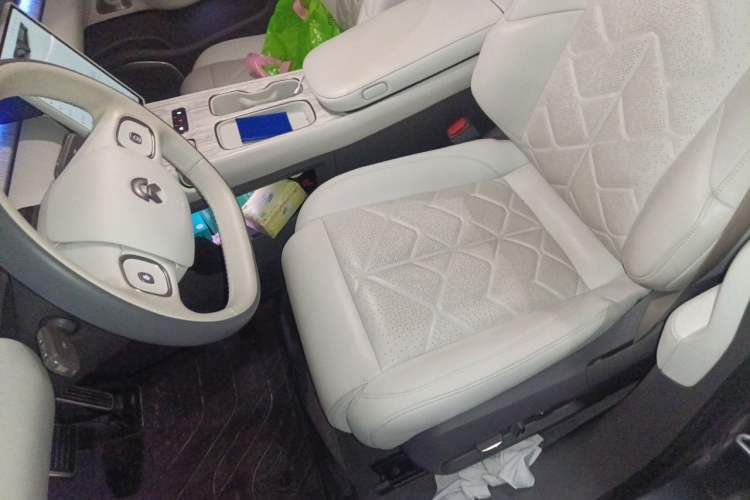 Used Nio ET7 2024 75 kWh Executive Signature Edition Left Front Seat
