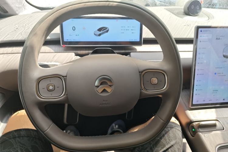 Used Nio ET7 2024 75 kWh Executive Signature Edition Steering Wheel