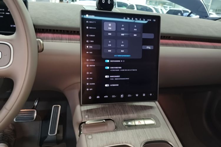 Used Nio ET7 2024 75 kWh Executive Signature Edition Audio And AC Panel