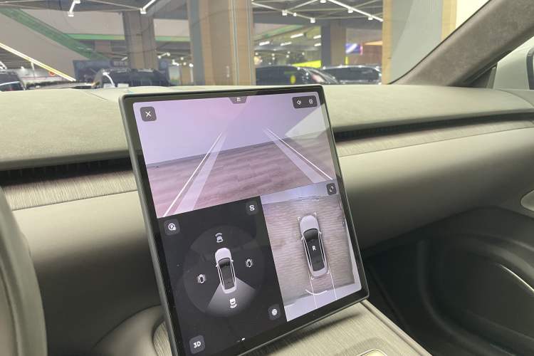 Used Nio ET7 2024 75 kWh Executive Signature Edition Audio And AC Panel