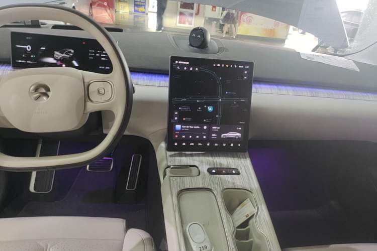 Used Nio ET7 2024 75 kWh Executive Signature Edition Audio And AC Panel