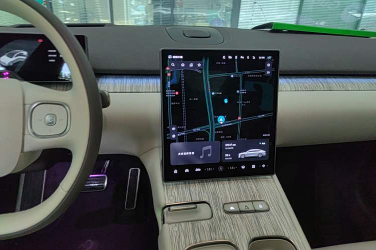 Used Nio ET7 2024 75 kWh Executive Signature Edition Audio And AC Panel
