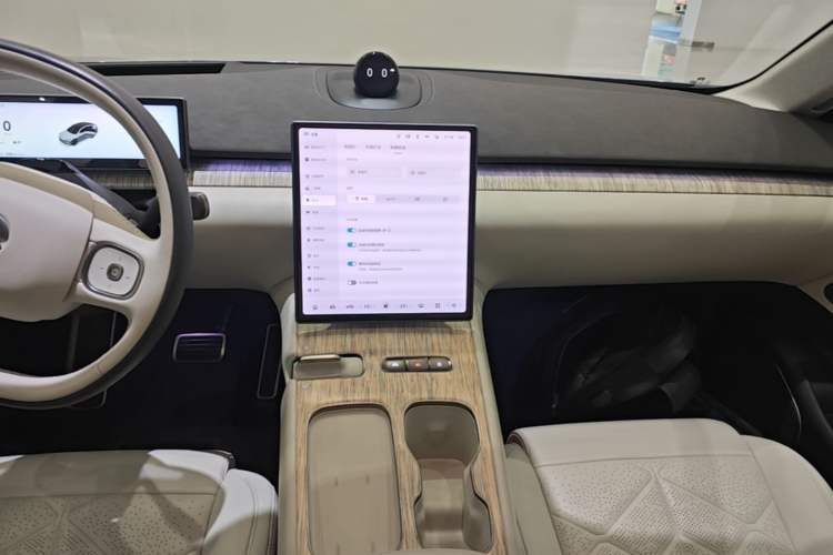 Used Nio ET7 2024 100kWh Executive Signature Edition Audio And AC Panel