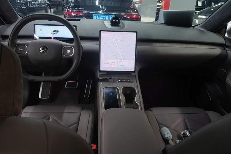 Used Nio ET7 2024 75 kWh Executive Signature Edition Audio And AC Panel
