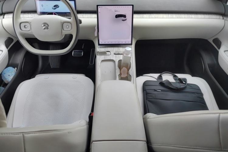 Used Nio ET7 2024 100kWh Executive Signature Edition Center Console