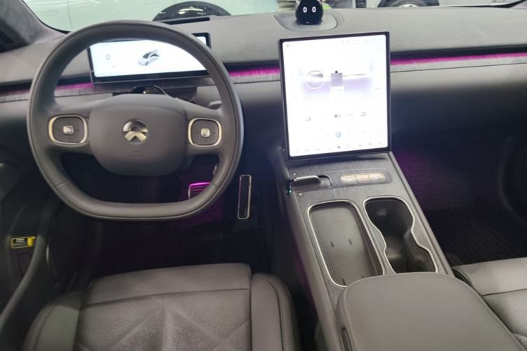 Used Nio ET7 2024 75 kWh Executive Signature Edition Center Console