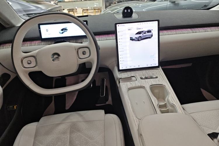 Used Nio ET7 2024 75 kWh Executive Signature Edition Center Console
