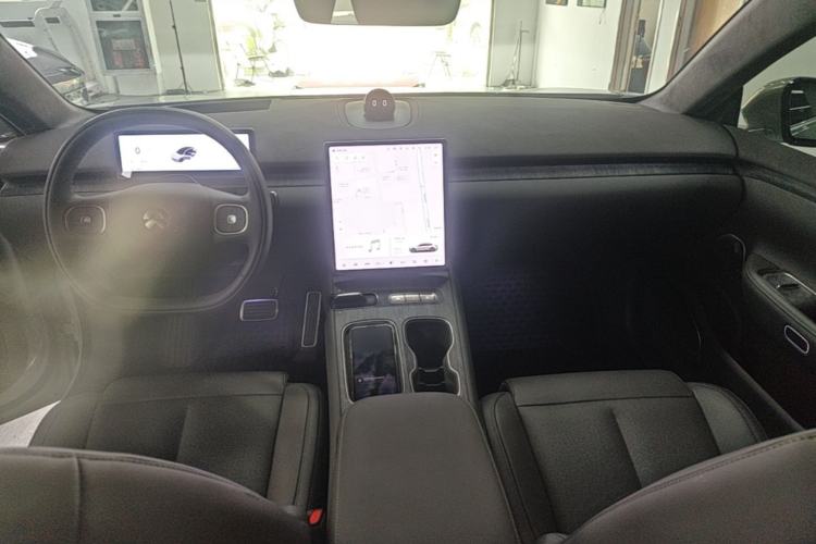 Used Nio ET7 2024 100kWh Executive Signature Edition Center Console