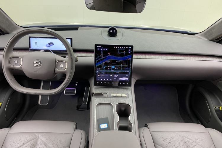 Used Nio ET7 2024 75 kWh Executive Signature Edition Center Console