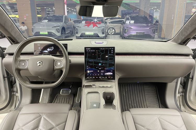 Used Nio ET7 2024 75 kWh Executive Signature Edition Center Console