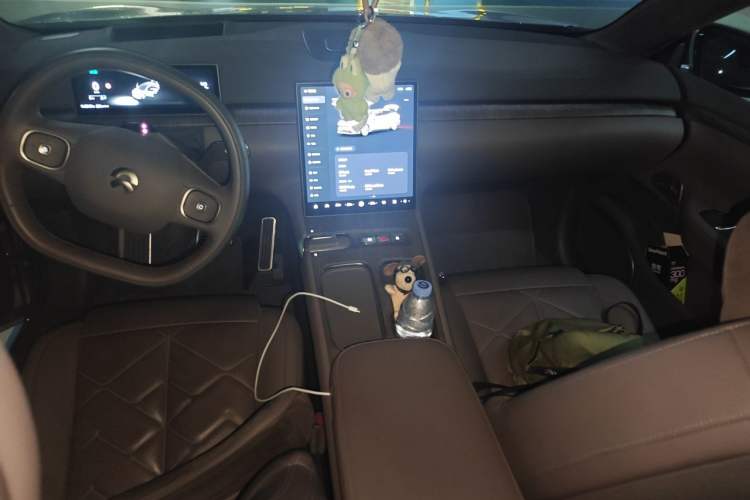 Used Nio ET7 2024 75 kWh Executive Signature Edition Center Console