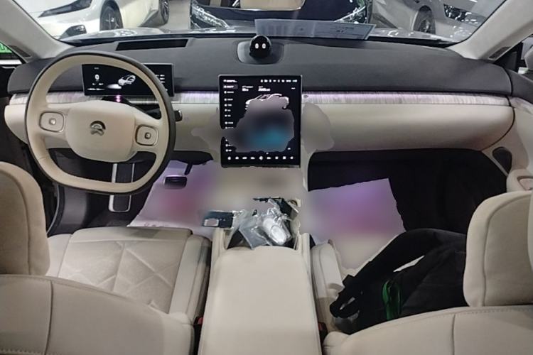 Used Nio ET7 2024 75 kWh Executive Signature Edition Center Console