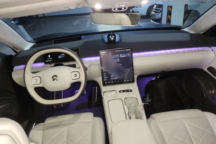 Used Nio ET7 2024 75 kWh Executive Signature Edition Center Console