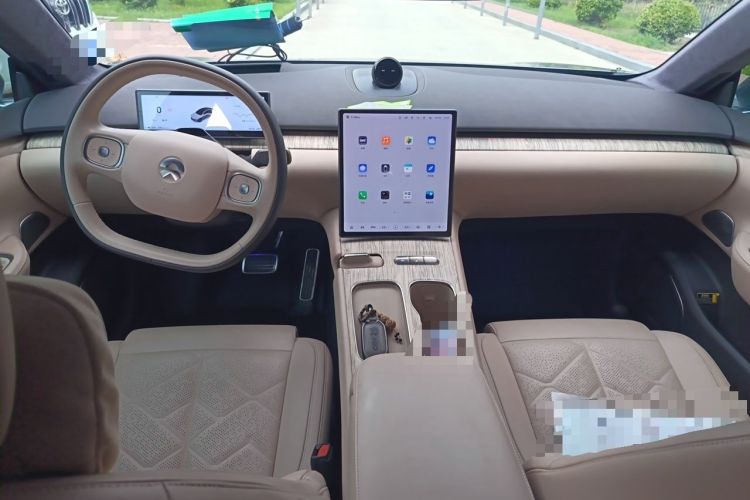 Used Nio ET7 2024 75 kWh Executive Signature Edition Center Console