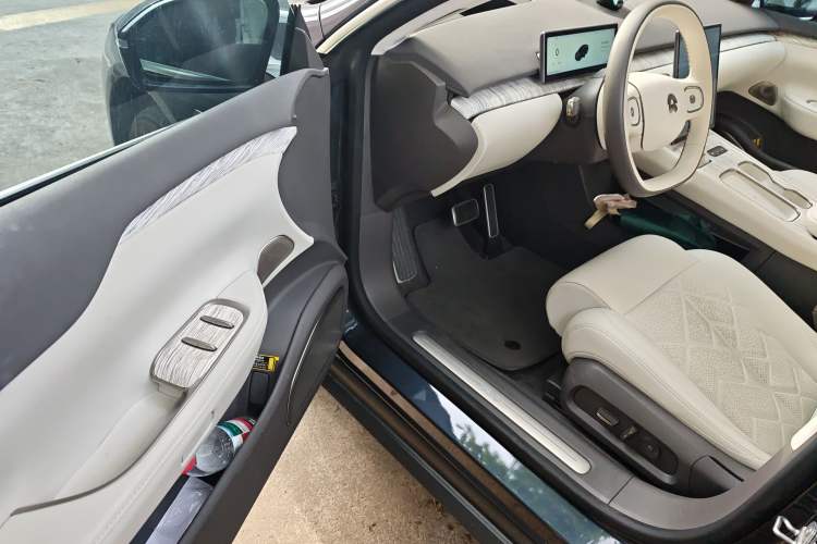 Used Nio ET7 2024 75 kWh Executive Edition Driver Seat