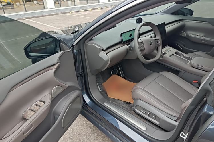 Used Nio ET7 2024 75 kWh Executive Edition Driver Seat