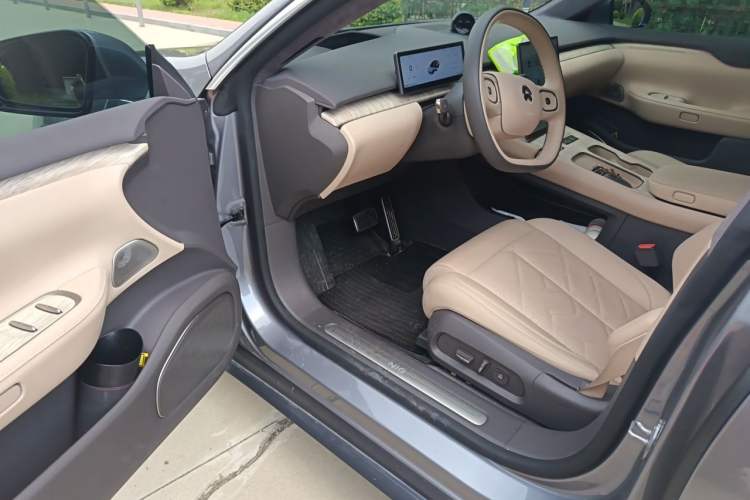 Used Nio ET7 2024 75 kWh Executive Signature Edition Driver Seat