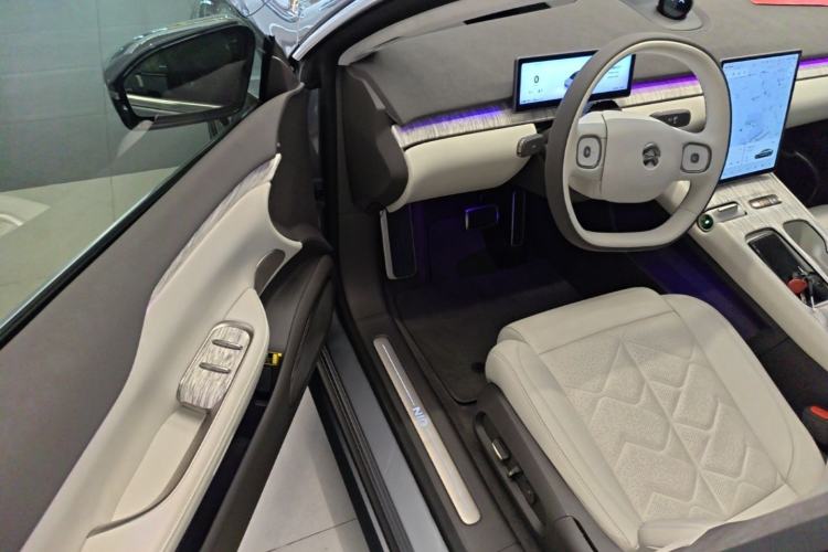 Used Nio ET7 2024 75 kWh Executive Signature Edition Driver Seat