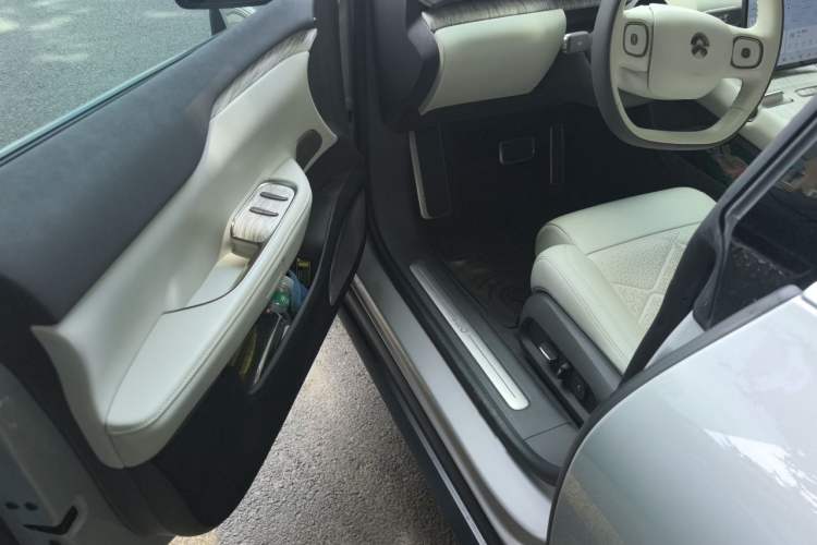 Used Nio ET7 2024 75 kWh Executive Edition Driver Seat