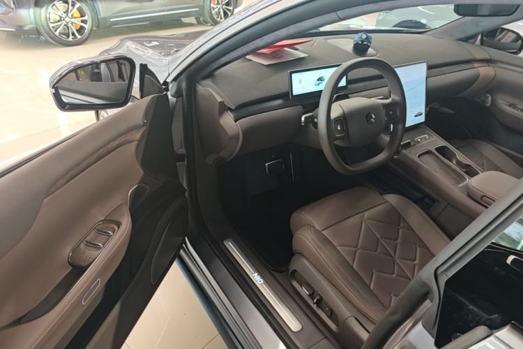 Used Nio ET7 2024 75 kWh Executive Signature Edition Driver Seat