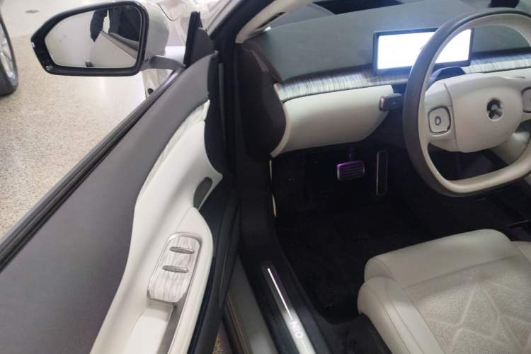 Used Nio ET7 2024 75 kWh Executive Signature Edition Driver Seat