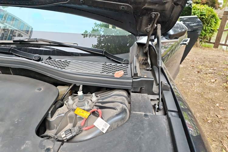Used Nio ET7 2024 75 kWh Executive Edition Engine Bay Left