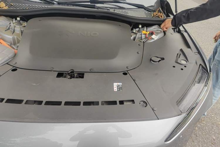 Used Nio ET7 2024 75 kWh Executive Signature Edition Engine Bay Left